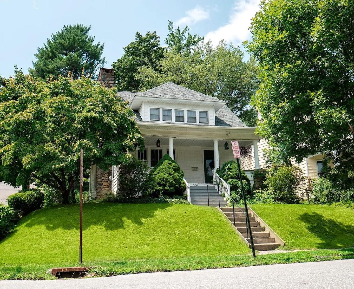 The Farmhouse At Fort Hill Peekskill Exterior photo